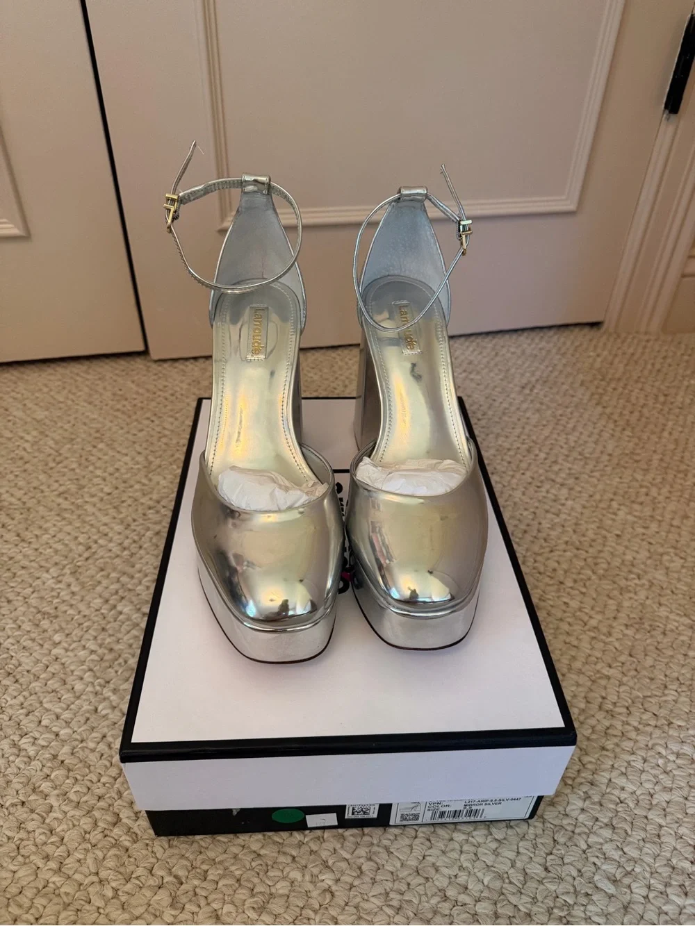 NEW in Box Women’s Laroude Silver Metallic Platform Block Heels, size 9.5